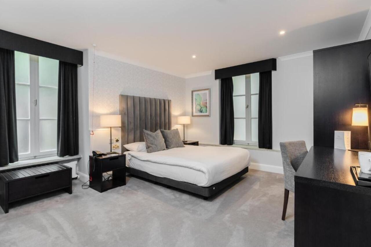 Gorse Hill Hotel Woking Esterno foto