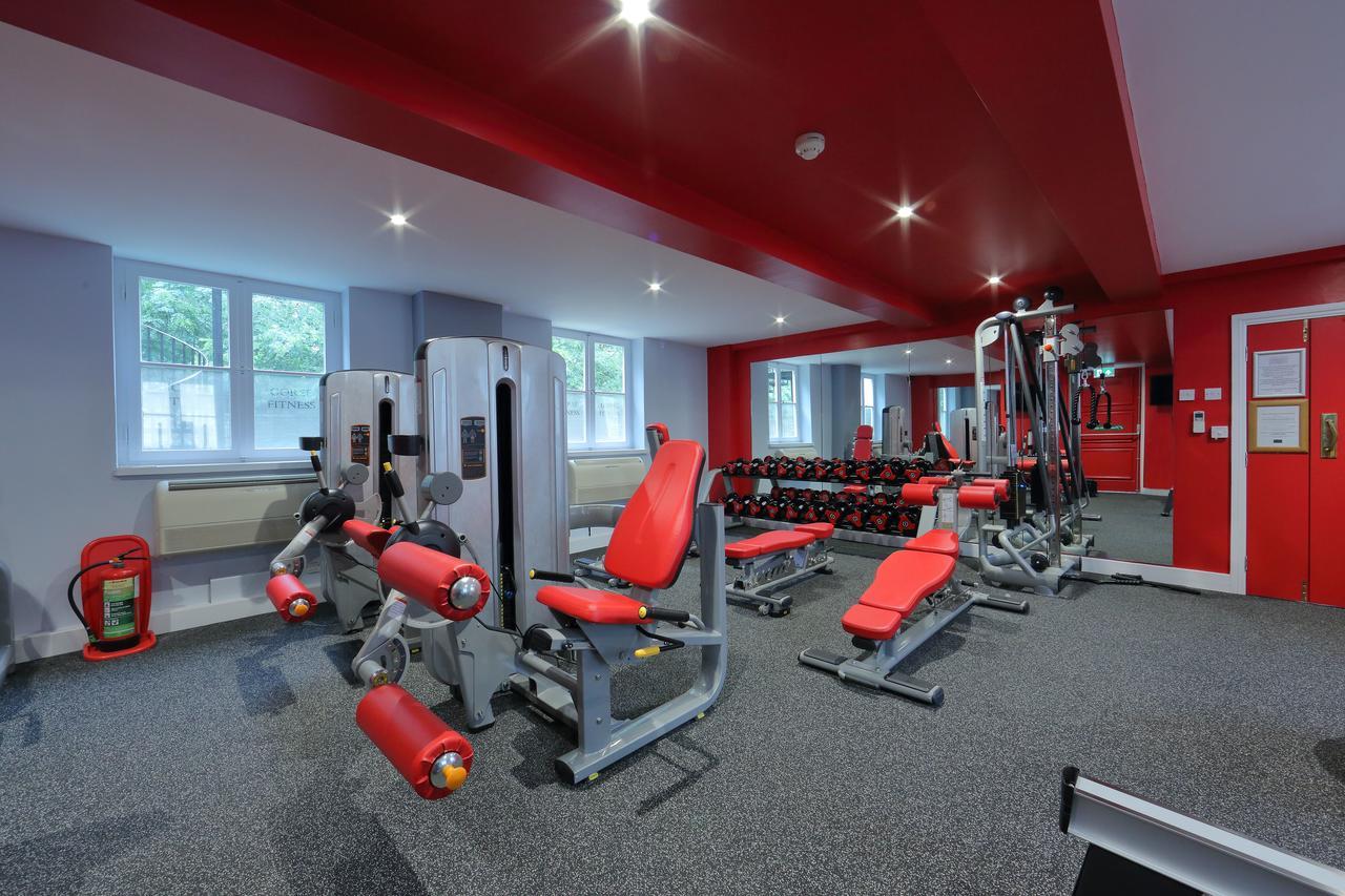 Gorse Hill Hotel Woking Esterno foto