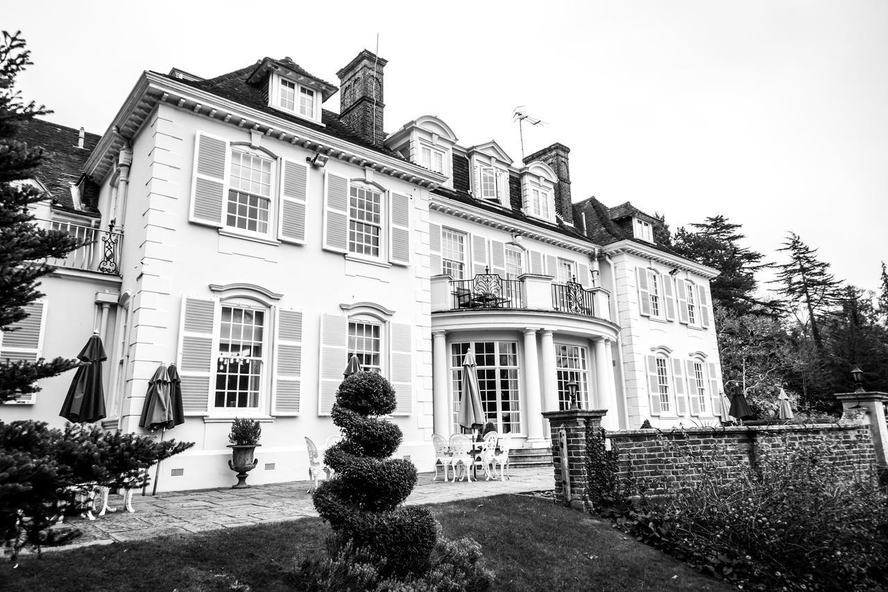 Gorse Hill Hotel Woking Esterno foto