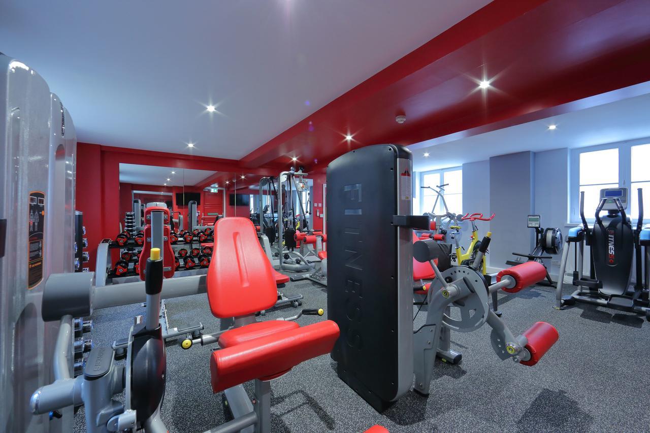 Gorse Hill Hotel Woking Esterno foto