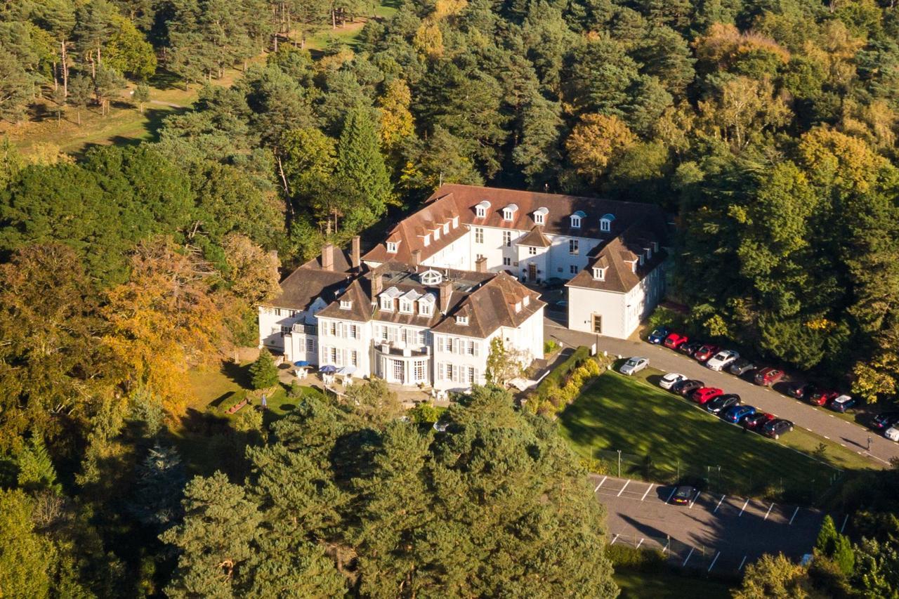 Gorse Hill Hotel Woking Esterno foto