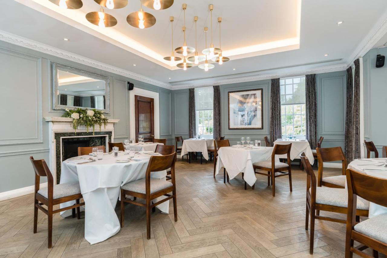 Gorse Hill Hotel Woking Esterno foto