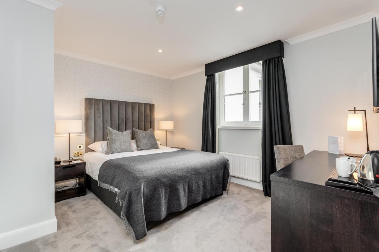 Gorse Hill Hotel Woking Esterno foto