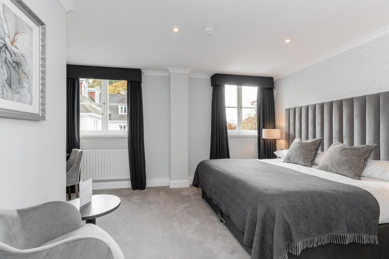 Gorse Hill Hotel Woking Esterno foto