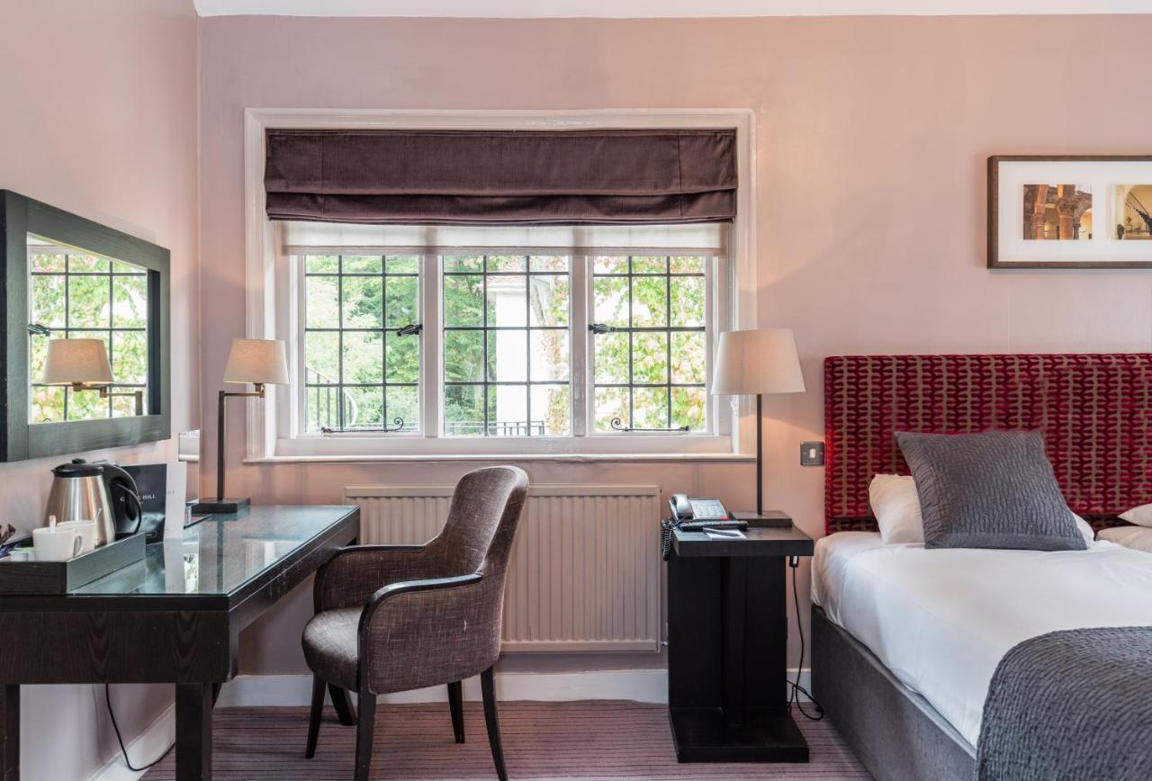 Gorse Hill Hotel Woking Esterno foto
